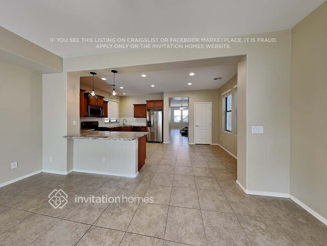 Foto del edificio - 3351 E Oakland St