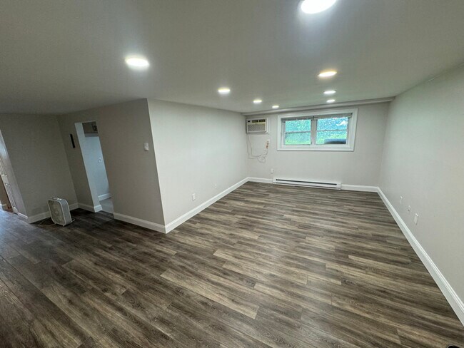 Foto del edificio - 703 E Hamilton St