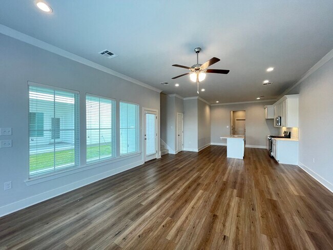 Foto del edificio - Brand new in Dawson Bluff and move in ready!