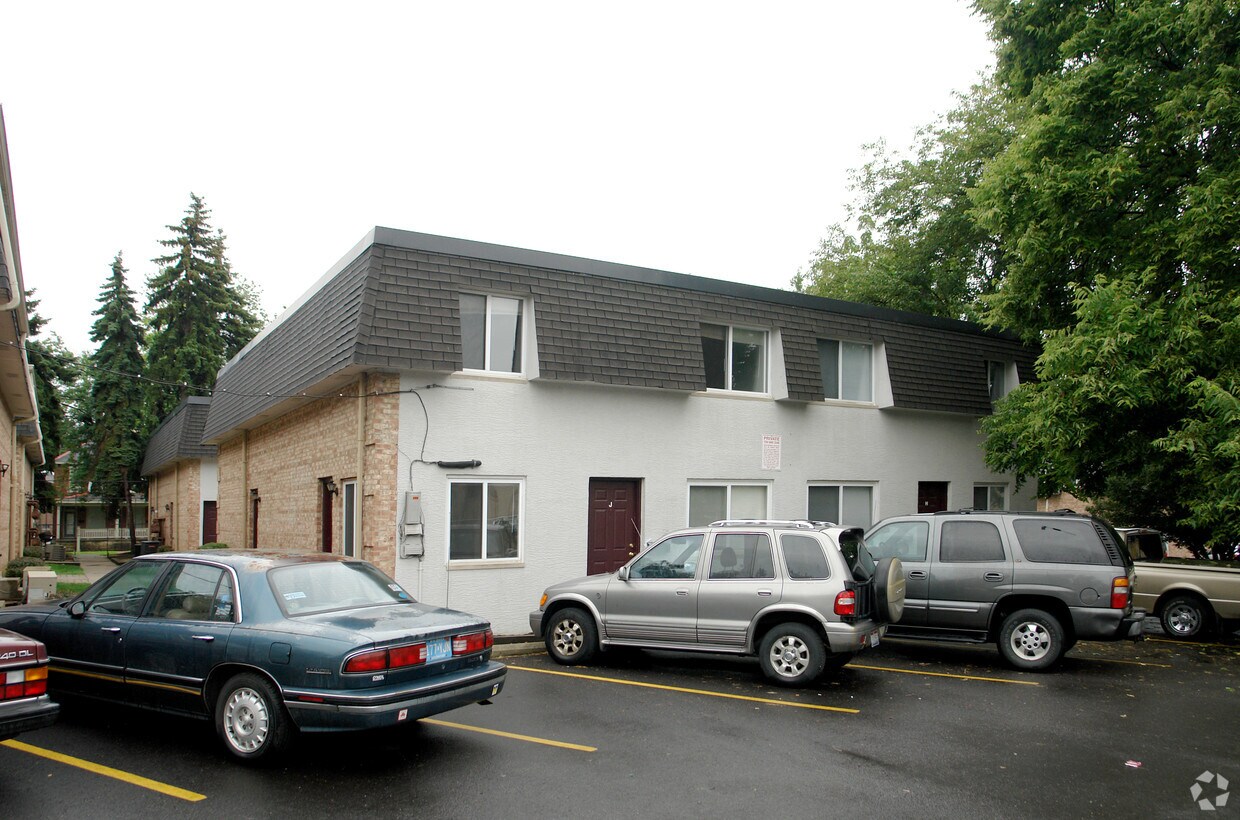 Building Photo - 106 E Lane Ave