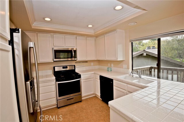 Building Photo - 46 Arboles