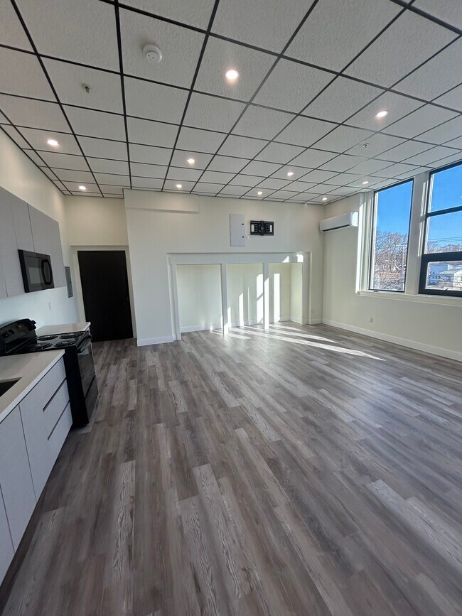 Foto del edificio - 67 Sand Creek Rd