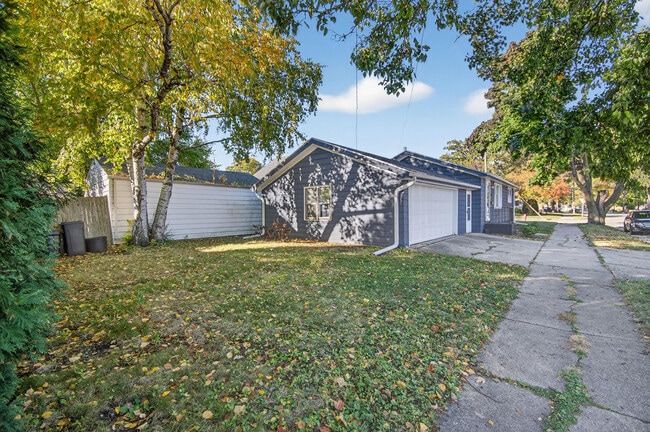 Building Photo - 3603 21st Ave