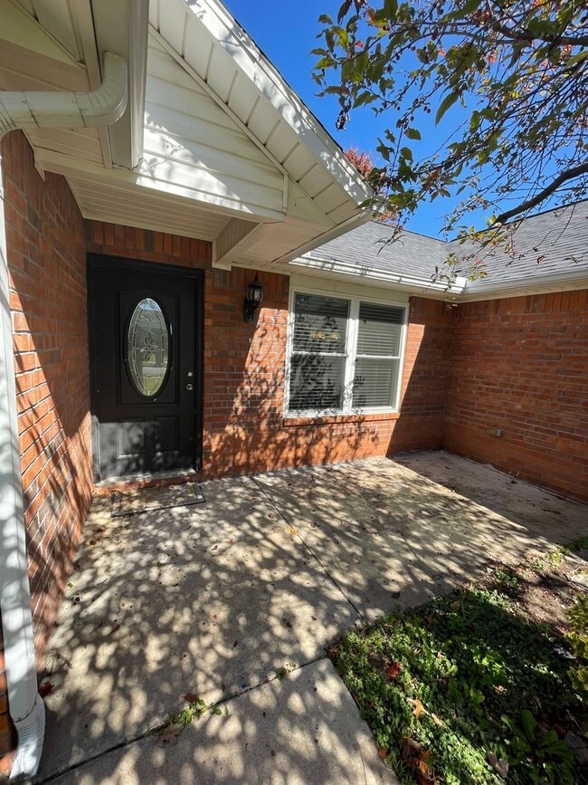 Building Photo - 3 Bedroom/2 Bathroom In Bentonville!!! ASK...