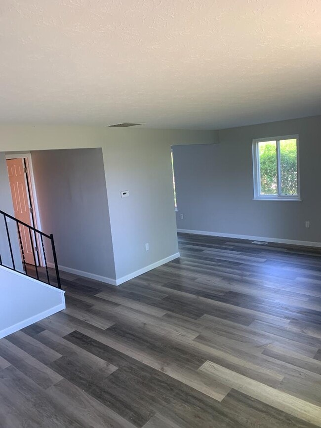Building Photo - 5510 Beavercrest Dr
