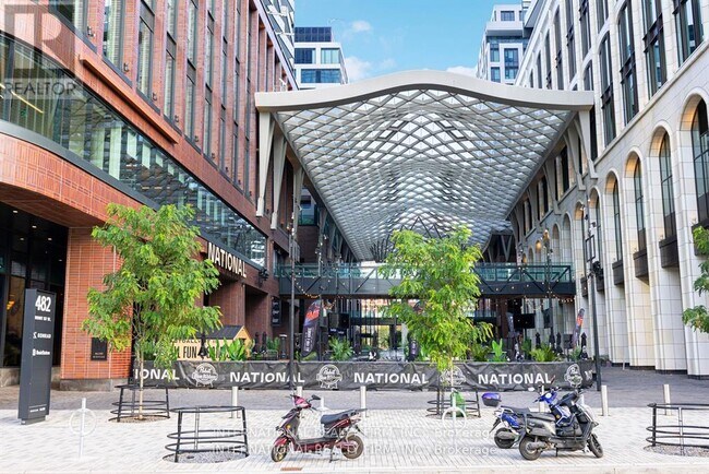 Photo du bâtiment - 480 Front St W