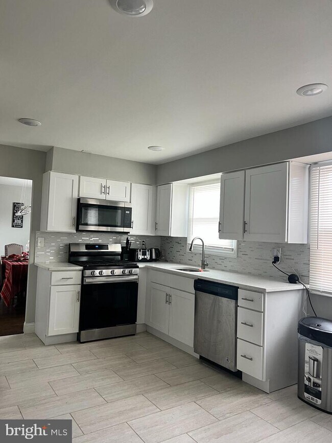 Foto del edificio - 324 S Harrison Ave