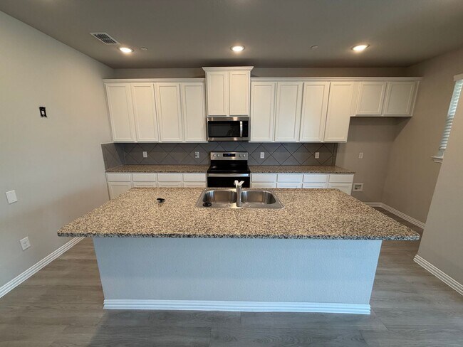 Building Photo - 2940 Bluets Dr