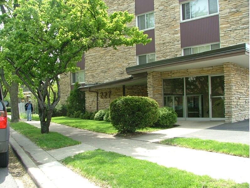 RRK Ventures LLC Apartments in Forest Park, IL