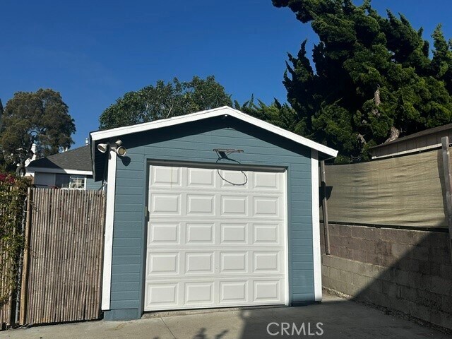 Building Photo - 131 N Pacific Coast Hwy