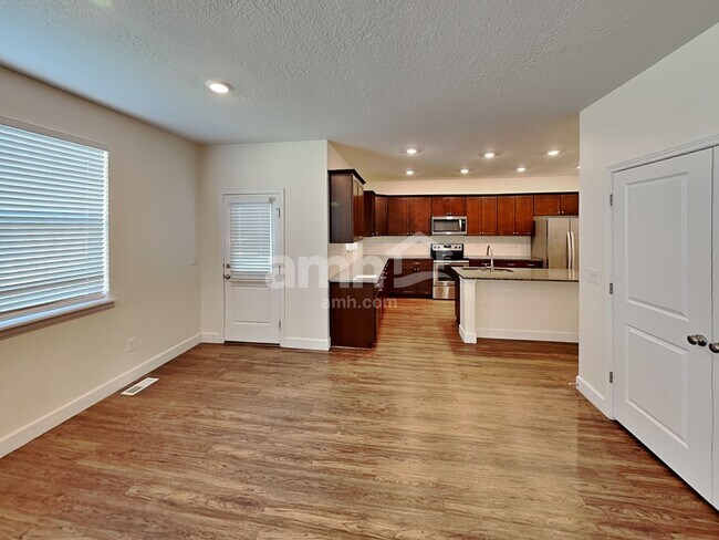 Foto del edificio - 2422 E Tumbleweed Rd