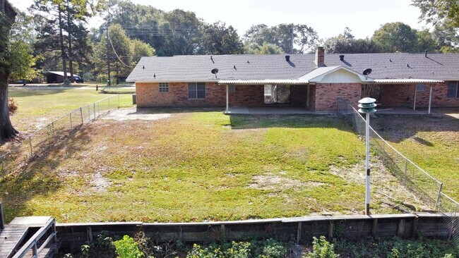 Building Photo - 707B Bayou Shores Drive