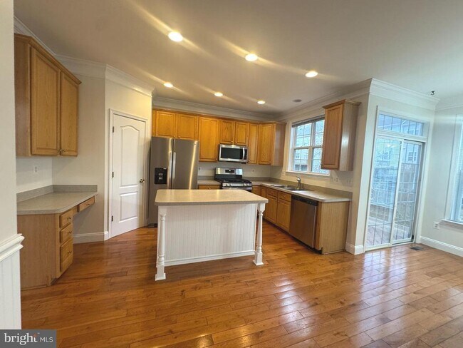 Building Photo - 42496 Coronado Terrace