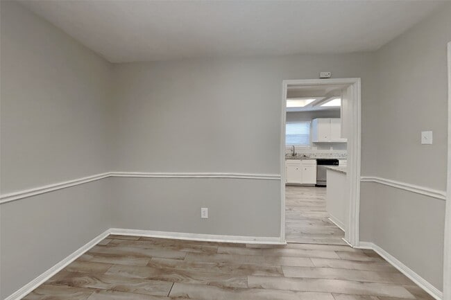 Foto del edificio - 17918 Seven Pines Dr