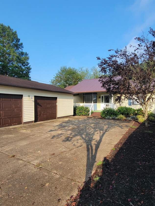 61 Opportunity Ln, Charleston, WV 25311 House Rental in Charleston