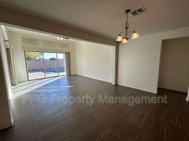 Foto del edificio - 8609 N 89th Dr