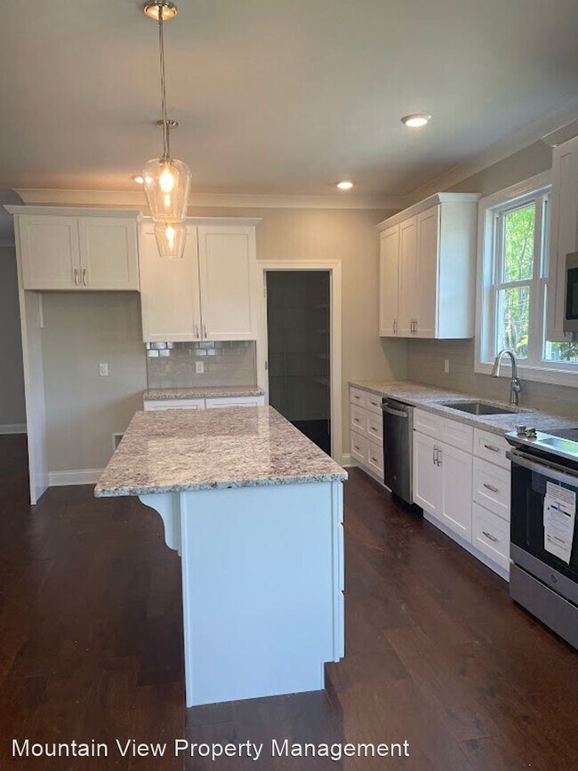 Foto del edificio - 4 br, 3.5 bath House - 10132 Card Road
