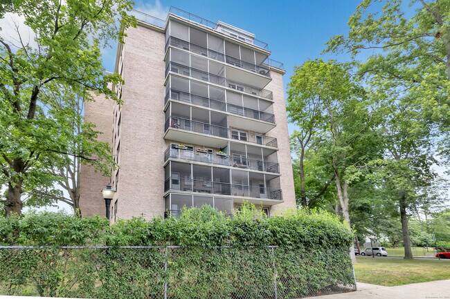 Building Photo - 25 Cartright St
