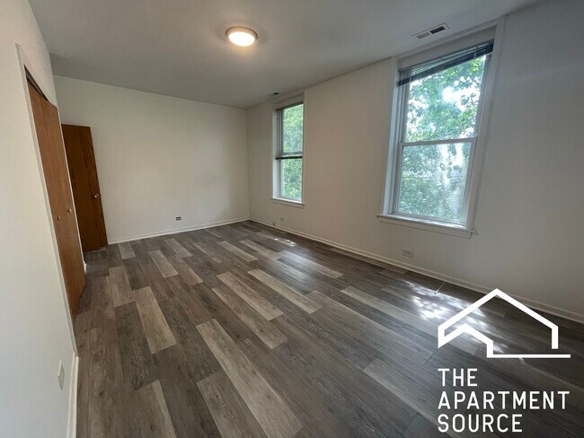 Foto del edificio - 1844 W Henderson St