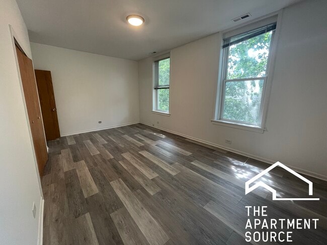 Photo - 1844 W Henderson St Townhome