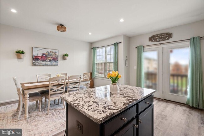 Foto del edificio - 15981 Marsh Pl