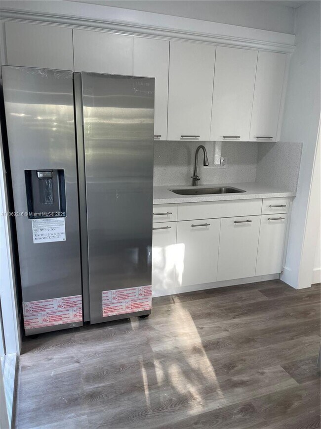 Foto del edificio - 771 NE 137th St