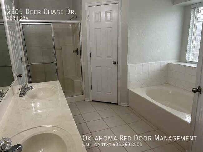 Building Photo - 2609 Deer Chase Dr
