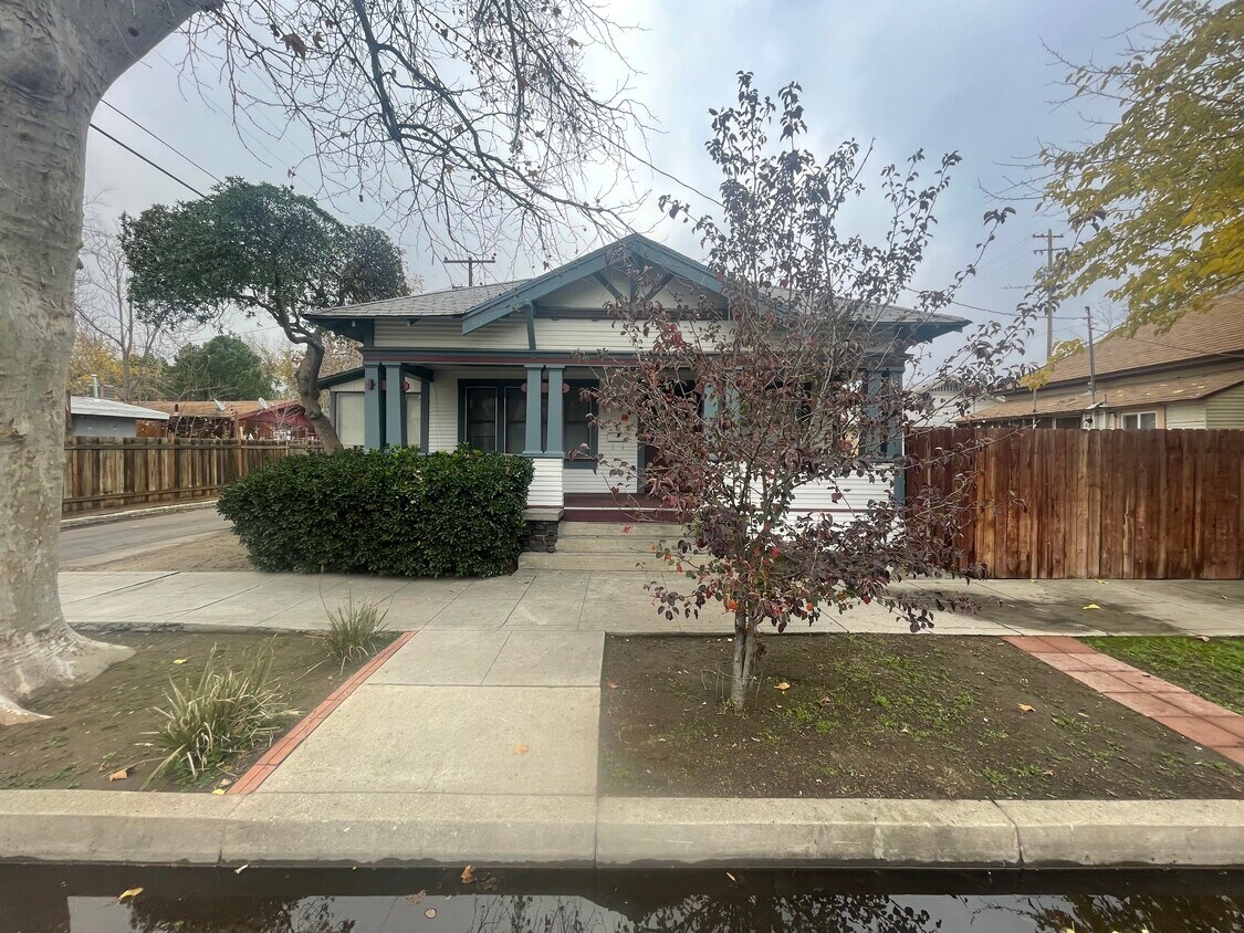 2212 C St, Bakersfield, CA 93301 House Rental in Bakersfield, CA