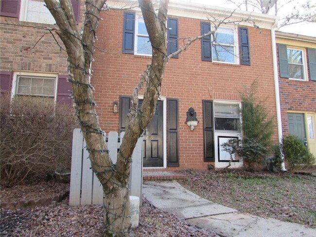 Foto del edificio - 1716 Twin Brooks Dr SE