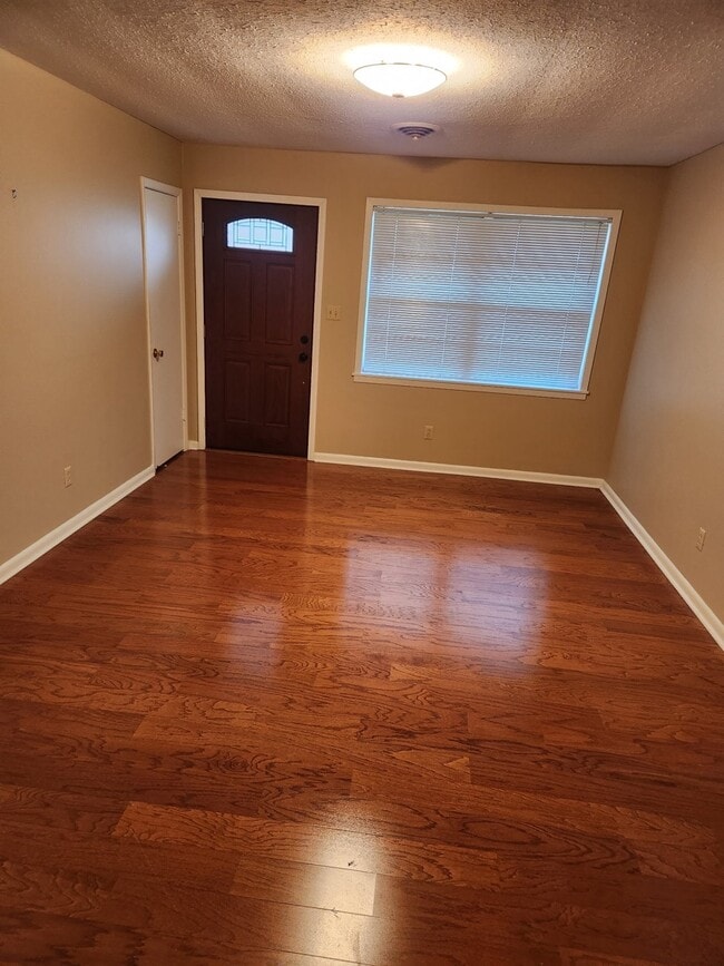 Foto del edificio - 407 N Foster Dr