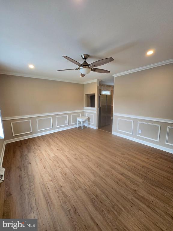 Building Photo - 5520 Duchaine Dr