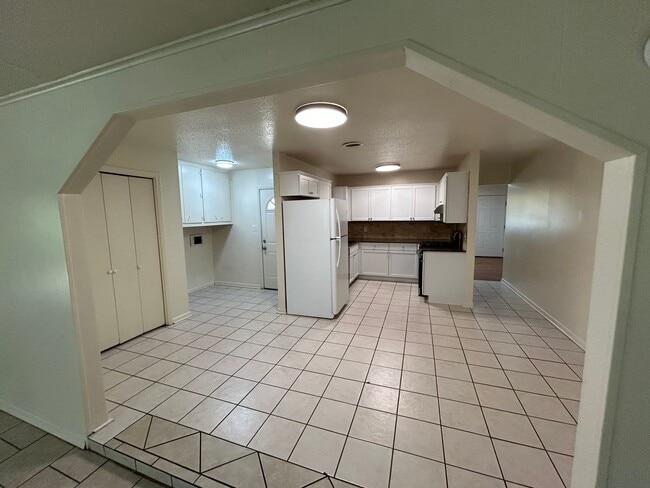 Building Photo - Available Now! 3-Bedroom, 2-Bathroom Fayet...