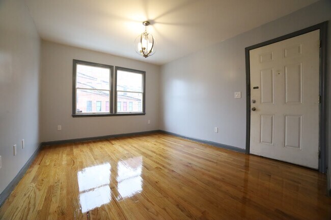 Building Photo - 400 Rose Ave