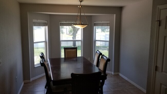 Building Photo - 5493 Oakford Dr