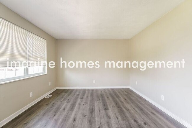 Building Photo - Recently Renovated 3 Bedroom Single Family...