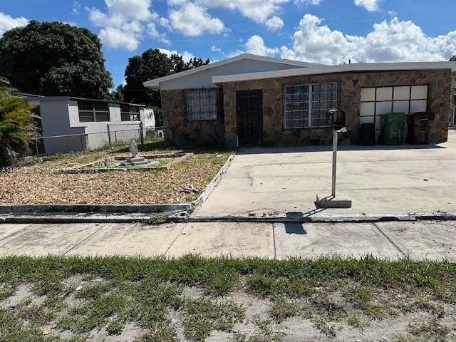Foto principal - 640 E 55th St