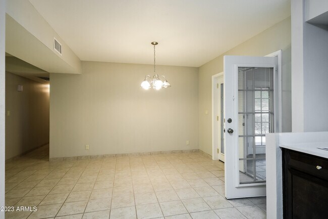 Building Photo - 308 W Mission Ln
