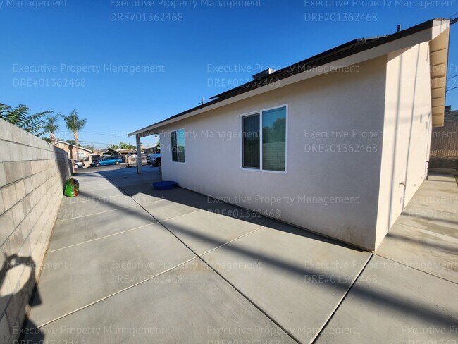 Building Photo - New constructed 3 bedroom/ 2 bathroom home