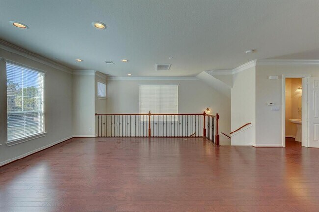 Foto del edificio - 3117 Clearview Cir