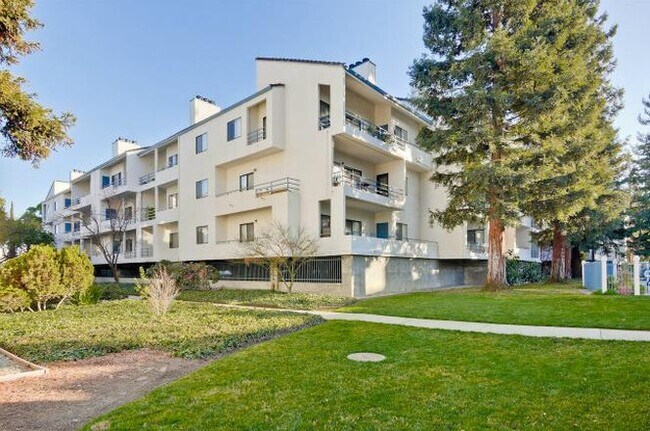 Building Photo - 4671 Albany Cir