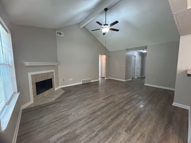 Building Photo - 3912 Sundale Way W