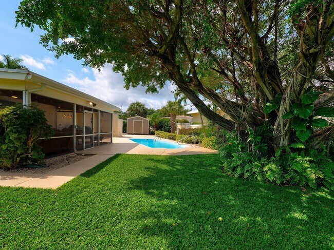 Building Photo - 75 Holly Cir