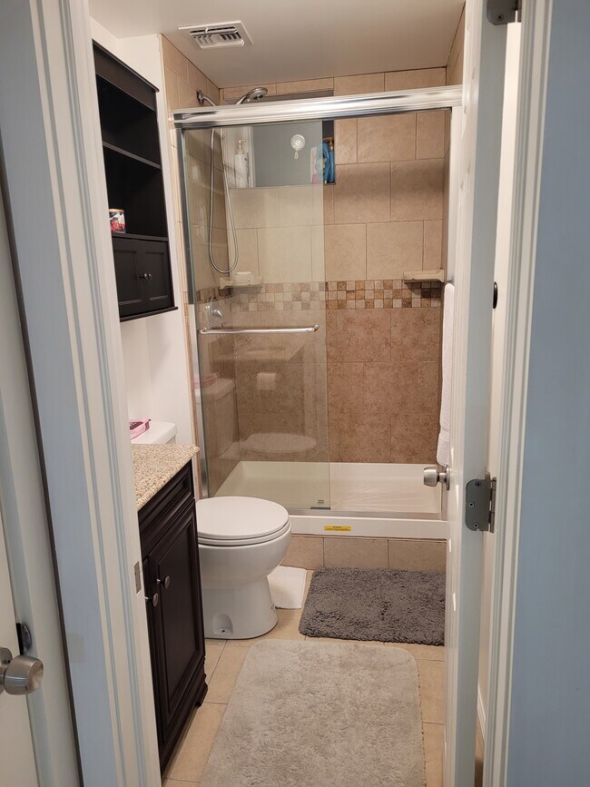 Building Photo - 34 Blaine Ave