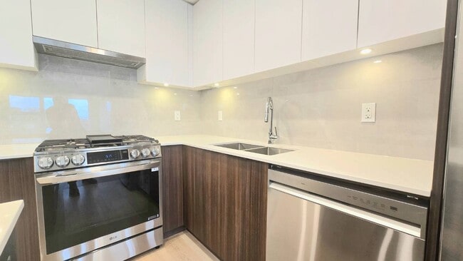 Photo du bâtiment - 408 District 7980-206A St