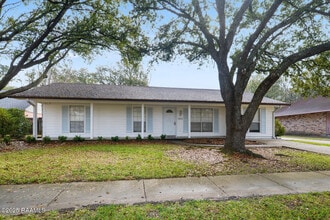 Building Photo - 3403 President Davis Dr