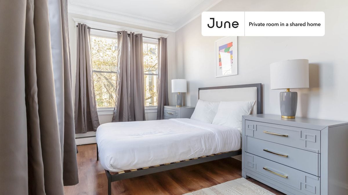 Foto principal - Room in Shared 4 bed/1 bath home