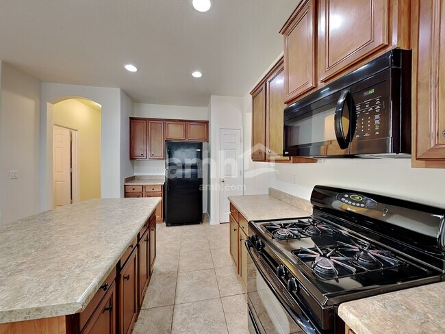 Building Photo - 14610 W Acapulco Ln
