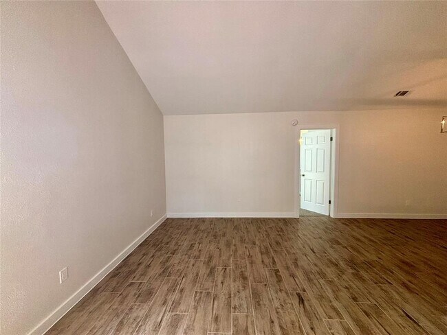 Foto del edificio - 4603 Brown Bark Pl