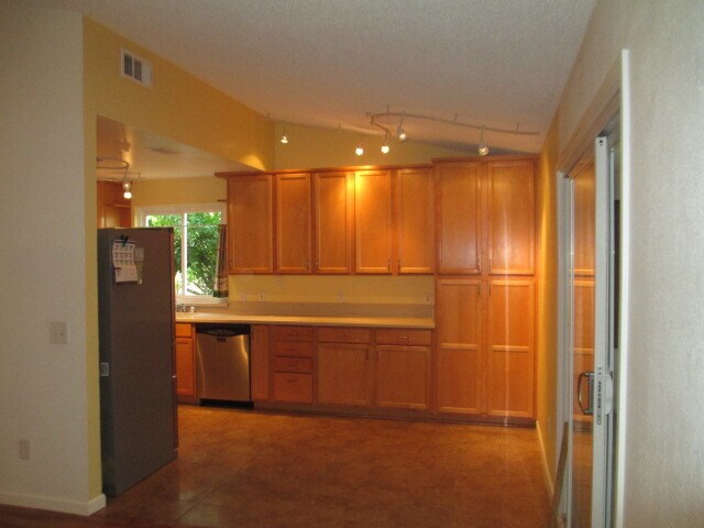Foto del edificio - Beautiful home with wood floors