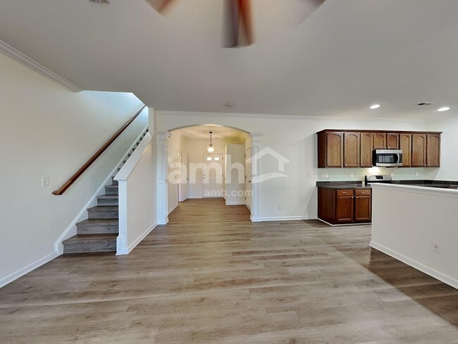 Foto del edificio - 6102 Lighted Way Ln